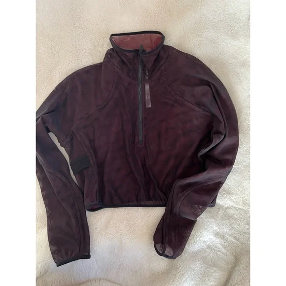Lululemon Reversible Mesh 1/2 Zip - Picture 6 of 7